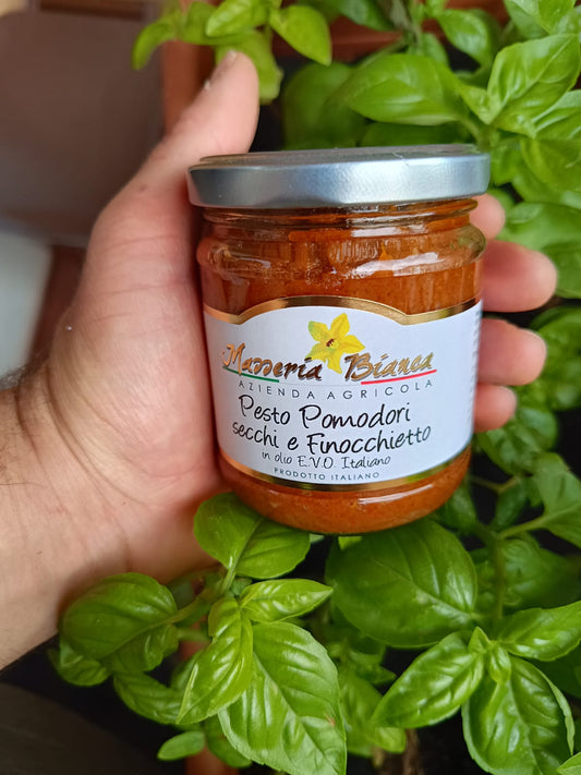 Pesto Di Pomodorini Secchi ,con Finocchieto Selvatico e Peperoncino